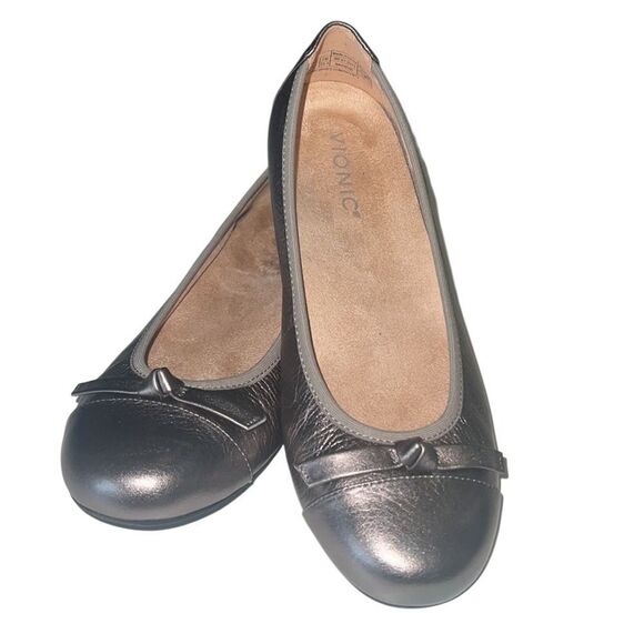 Vionic Amorie Pewter Metallic Leather Slip On Bow Ballet Flats Sz 7 Narrow NWOB - Picture 1 of 10